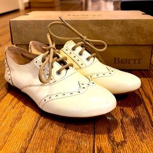 Born Ibis White Oxfords, Bianco patent leather, US 5/EURO 35.5; NEW (Nordstrom)